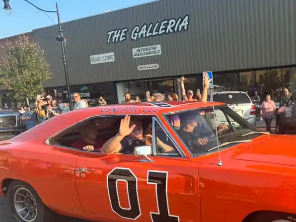 Photo of the General Lee car at the Galleria in McAlester